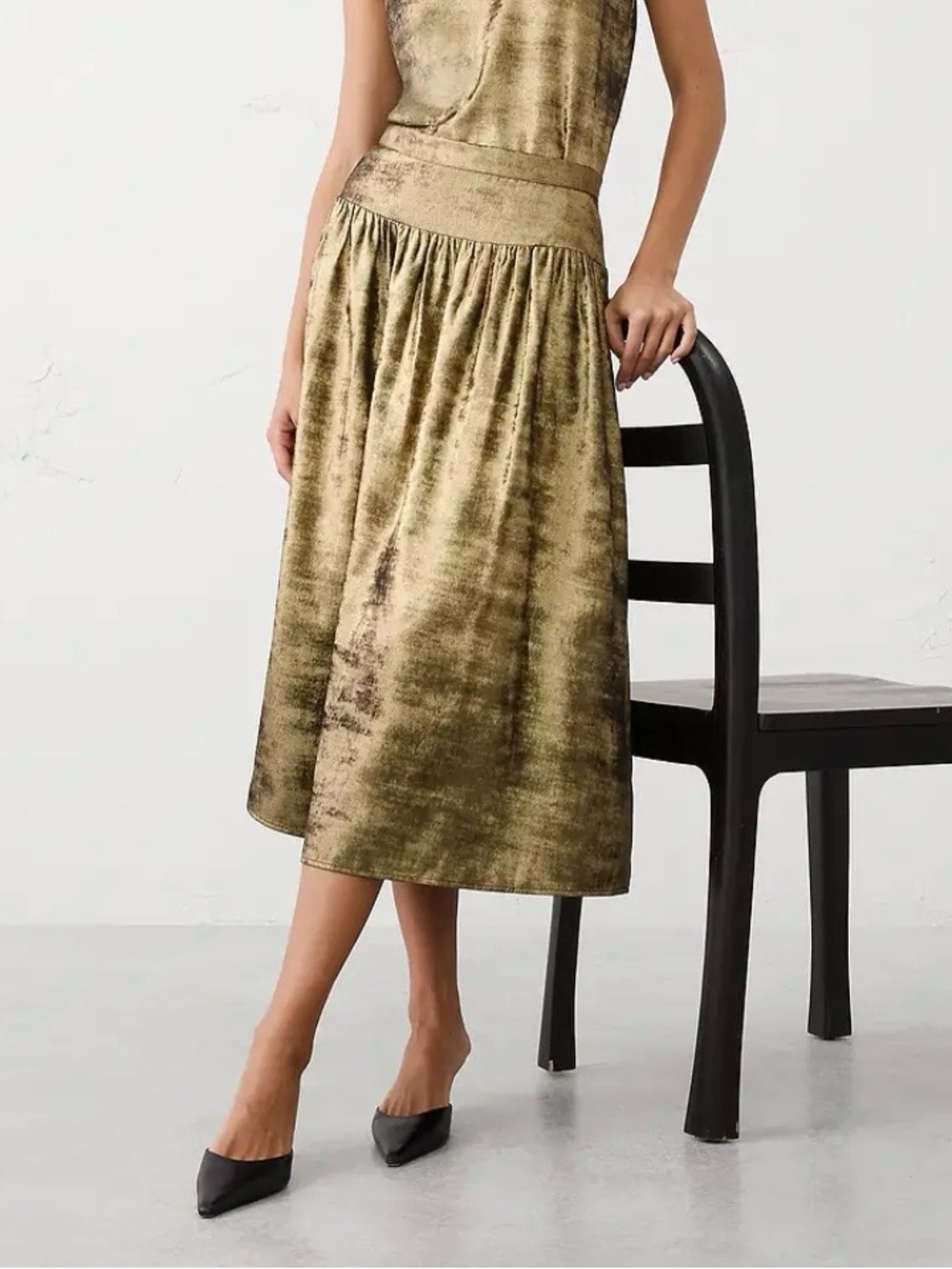 Banana Republic Gold Bronze Metallic Midi Skirt Size 4 NWT